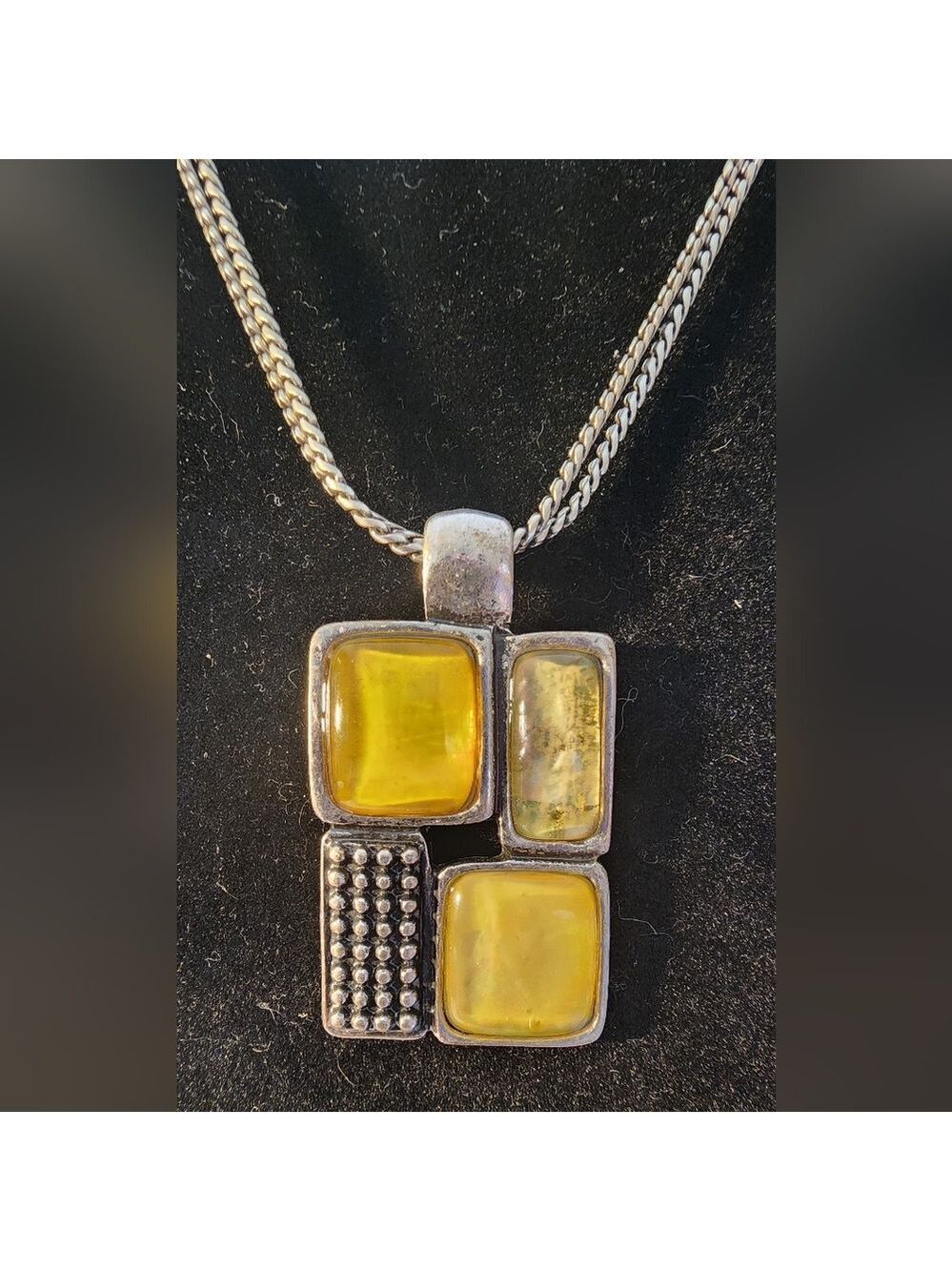 Laura Ashley Modernist Yellow Glass Pendant Necklace 16"+3" Silver-Tone Chain - Picture 4 of 7